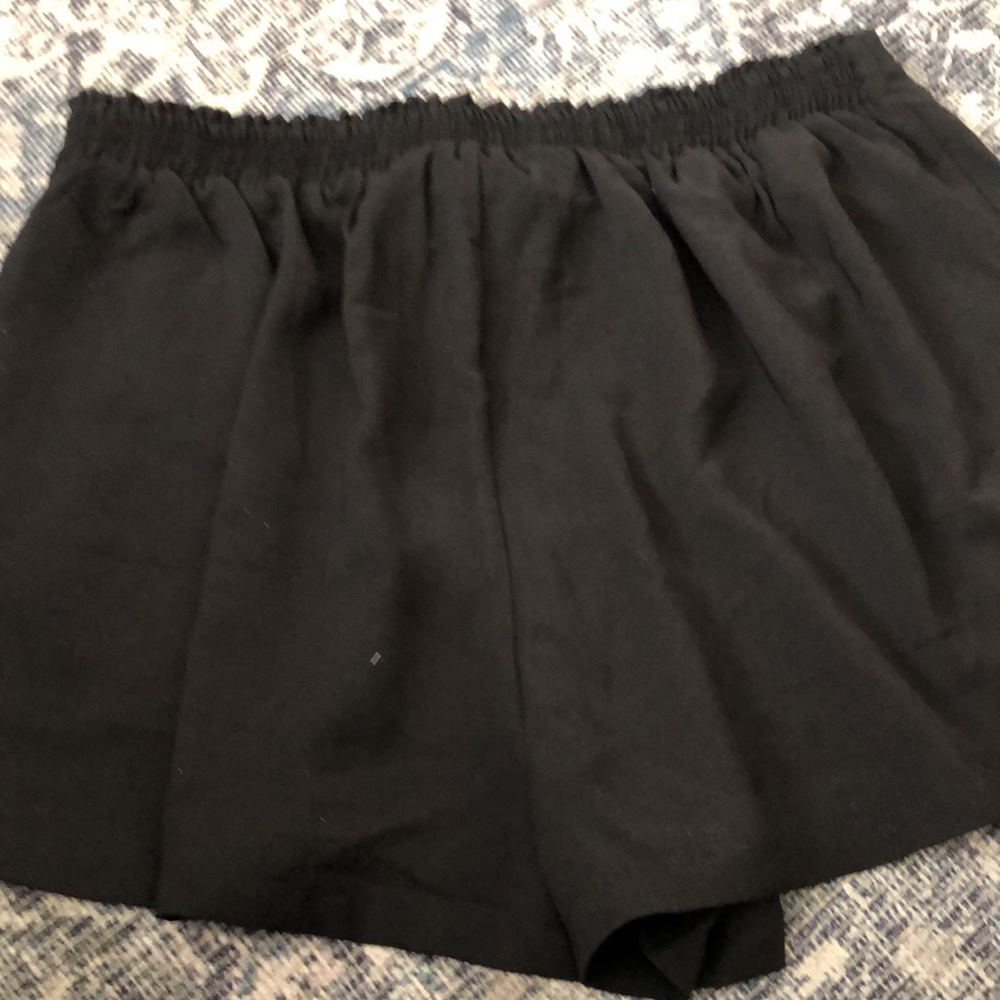 Shorts - Picture 2 of 3